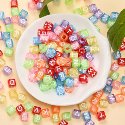 80 יחידות חרוזי אותיות אקריליים 6 מ"מ להכנת תכשיטים צמיד DIY חרוזי אותיות מרובעים חרוזי אותיות צבעוניים