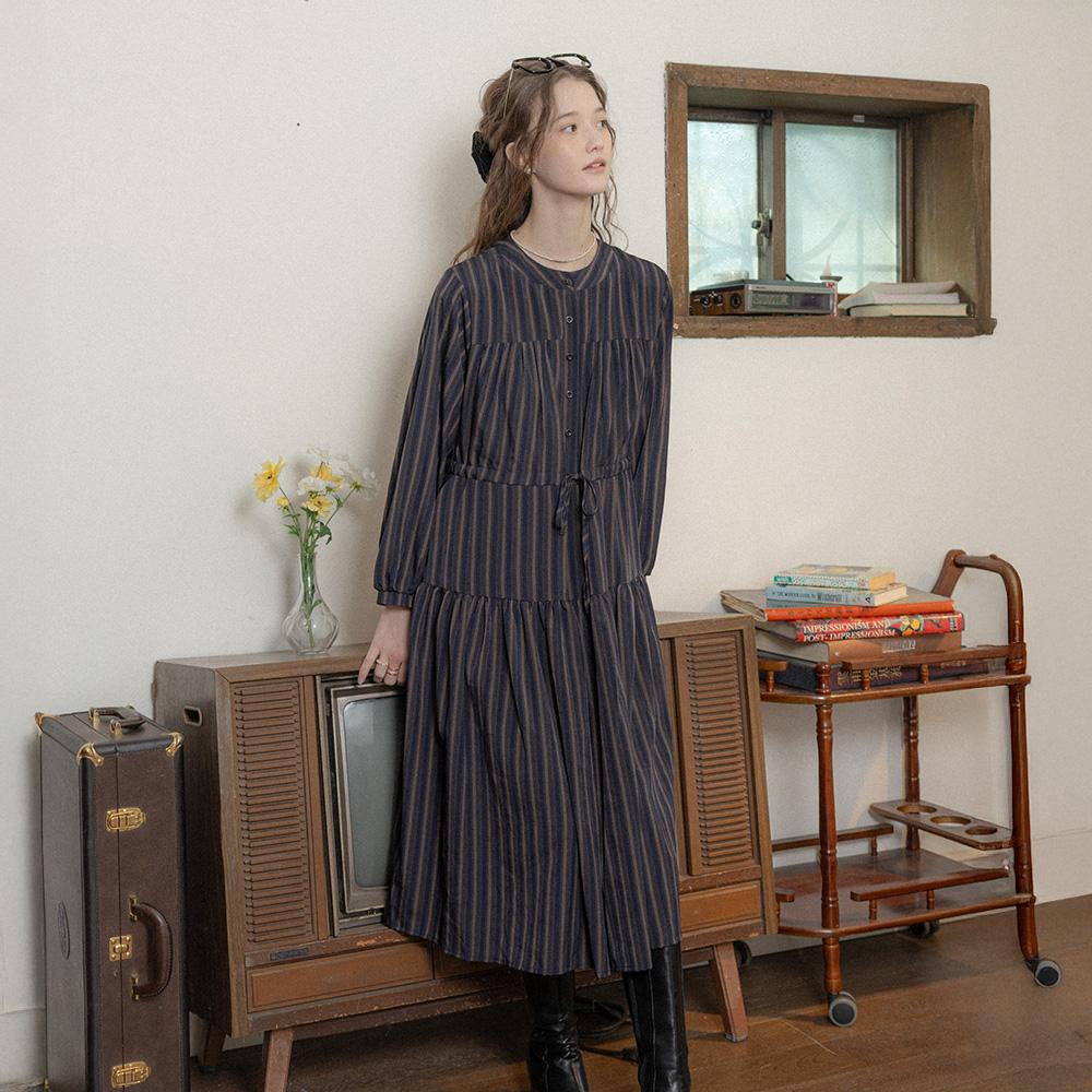 Peulaudeumali Pm_Navy Striped Long-Sleeved Dress