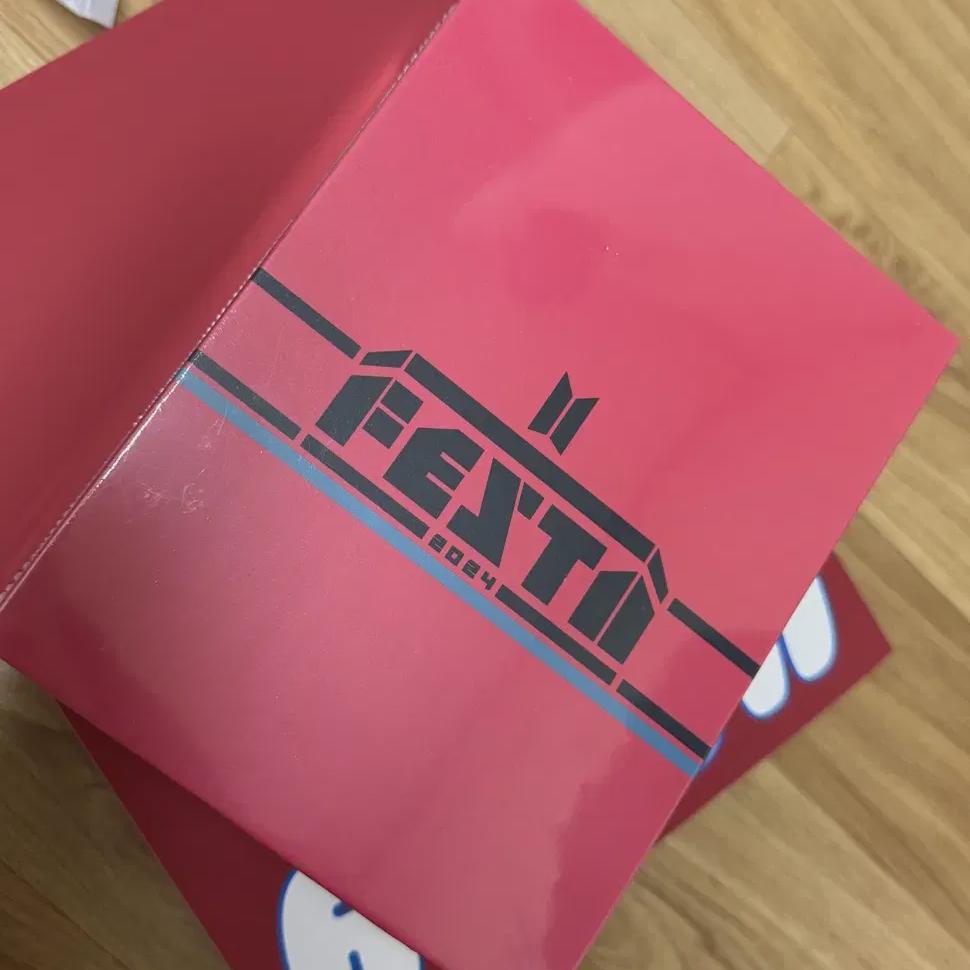 

Часы Bingtan Jin Festa перевернутые + ремешок для телефона