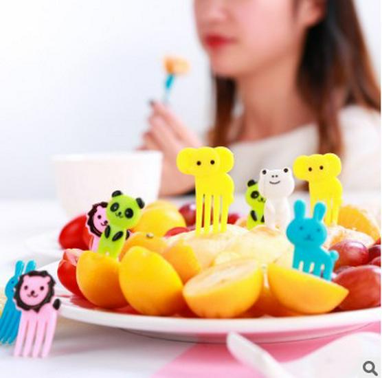 Animal Farm Mini Bento Picks: Cute Plastic Fruit Forks for Children's Bento Decoration