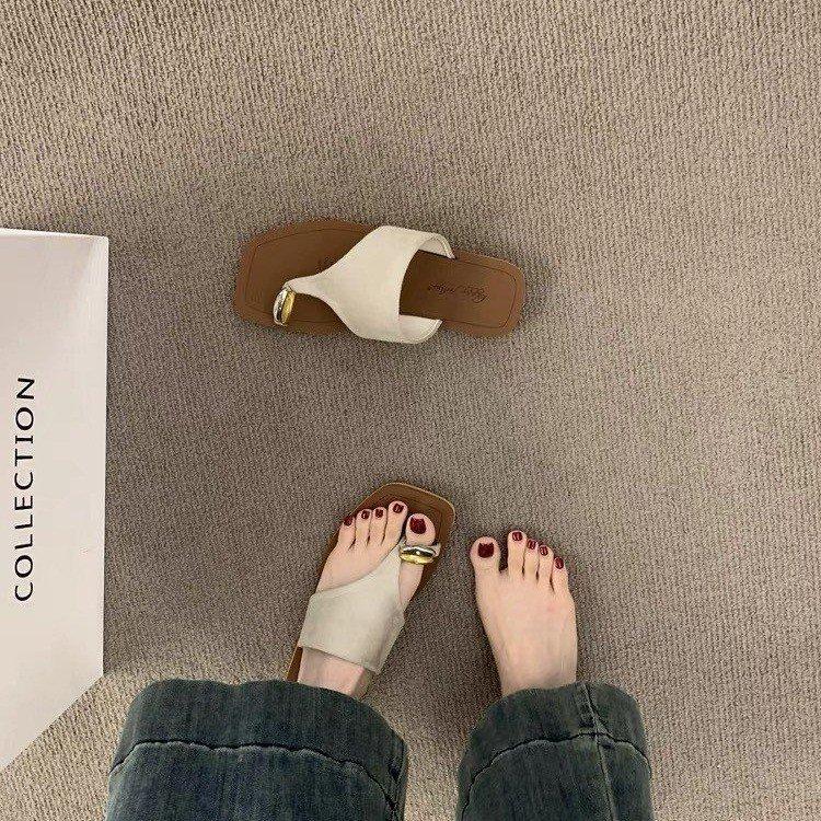 Fashion Casual Cover Toe Flat Slippers Women's Summer Wear 2025 New Seaside Vacation Beach Shoes Roman Cool Slippers