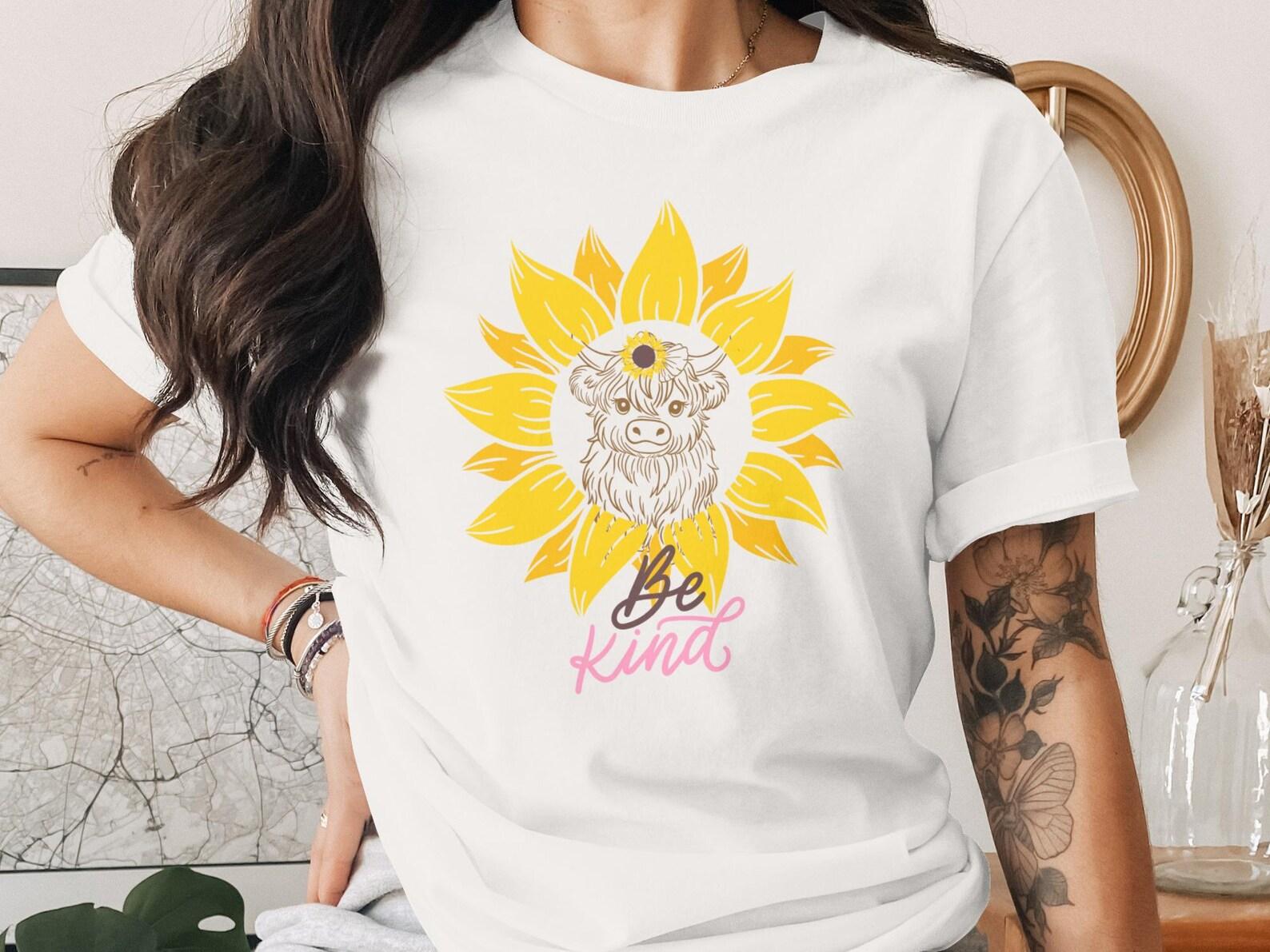 Highland Cow Sunflower Be Kind T-Shirt, Rustic Farm Animal Graphic Tee 4XL