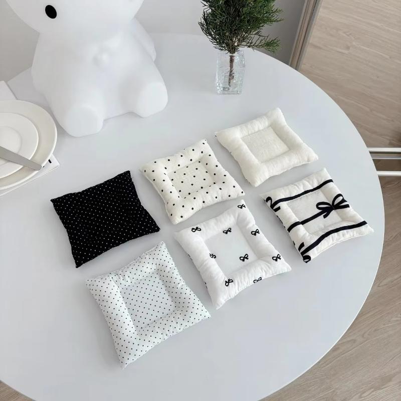 Cotton Heat Resistant Table Mat Quilted Square Coaster Bowknot Polka Dot Anti Scald Placemat For Home Kitchen Table Decoration