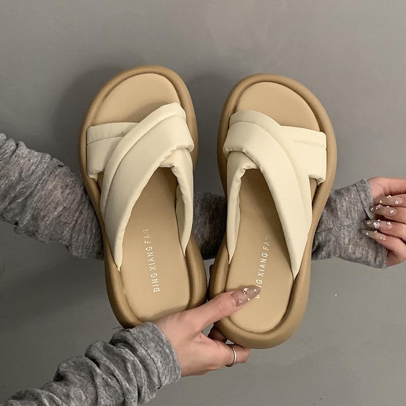 

Однострочные Туфли Шлепанцы на толстой подошве Новые Противоскользящие Шлепанцы на мягкой подошве с охлаждающим эффектом для женщин Летом 40 бежевый