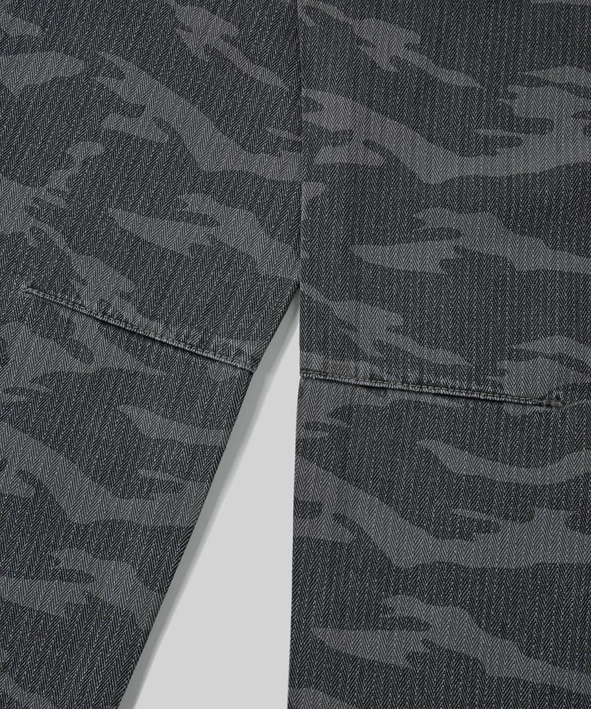 Beodeonteu Curved Cut Camo Herringbone Wide Cotton Pants [Charcoal]