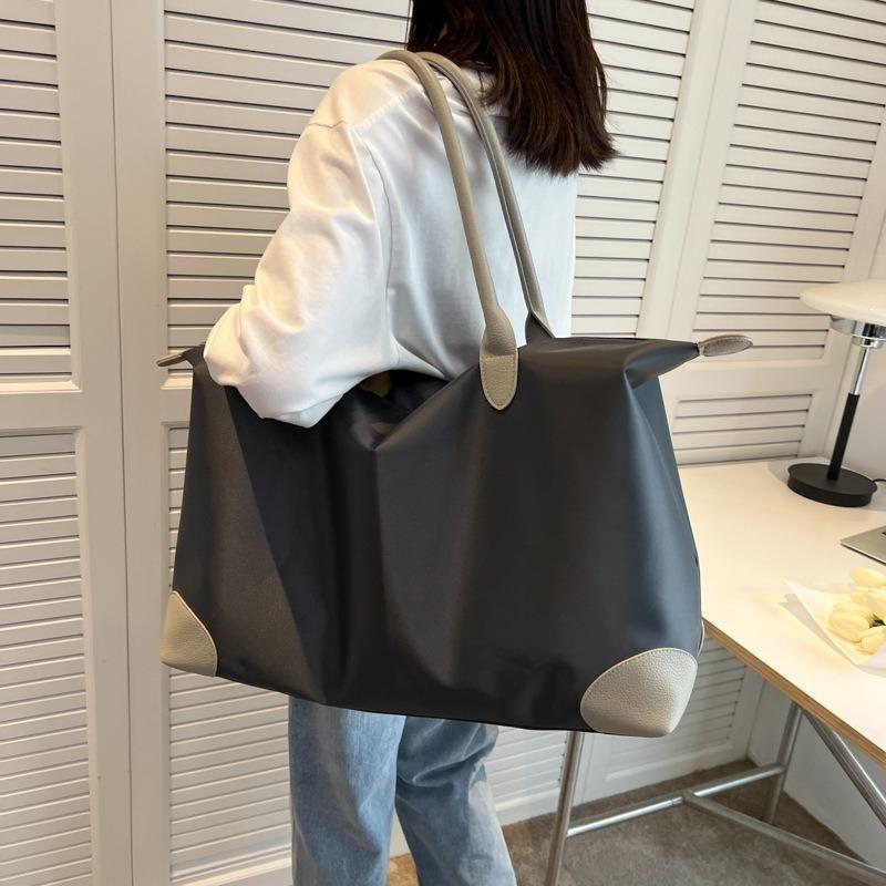Women's Outing Travel Bag Large-capacity Portable Commuter Bag Women's Autumn Casual Texture Shoulder Tote Bag Women