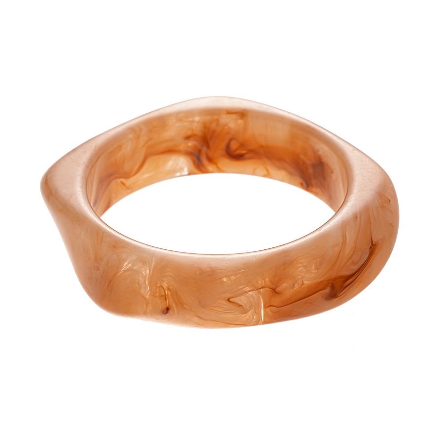 Retro European-American Large Geometric Resin Bangle - Bold, High-End Statement Jewelry for Women