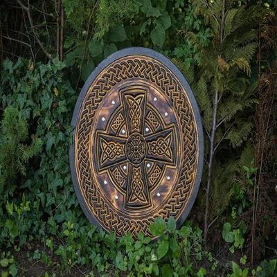 Viking Shield, Keltisch Kruis, Viking Wall Decor, Houten Muur Kunst, Handgemaakte Home Decor, Vaderdag Cadeau voor hem, Handgemaakt voor cadeau hem, Wandkleden