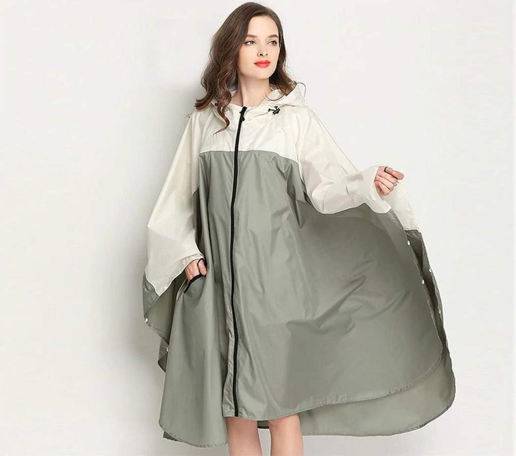 Exclusive Poncho Rainwear for Perfect for Plus Includes Storage Bag [Moli&Hani] [Amazon Brand] Women's Raincoat, Color-Coordinated, Rainwear, Adults,