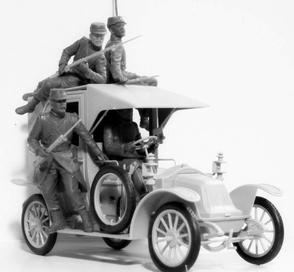 ICM French Army Renault Taxi with French 1914 Battle of the Plastic Model Kit 35660 1/35 Infantry, Marne,