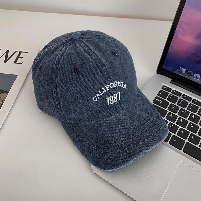 

Классическая винтажная бейсболка из выстиранного денима - Стильная кепка тракера для мужчин и женщин - Удобный и дышащий дизайн для всех Adjustable темно-синий