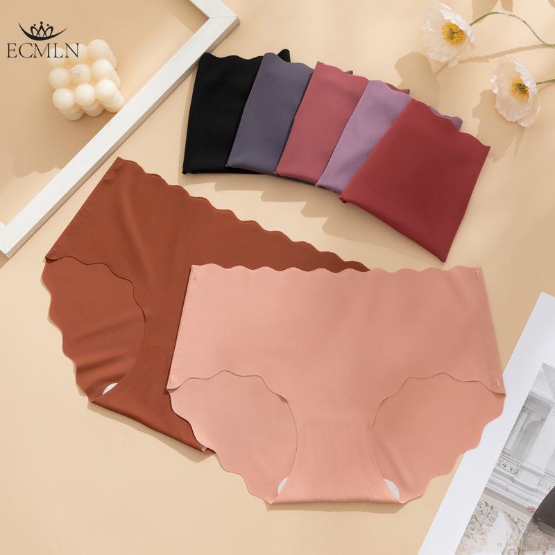 Ice Silk Seamless Striped Mid-waist Panties for Women Sexy Hip-lifting Briefs