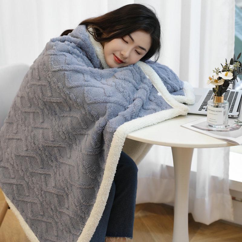 Thickened Winter Shawl & Sofa Blanket - Multipurpose Small Quilt for Office Naps