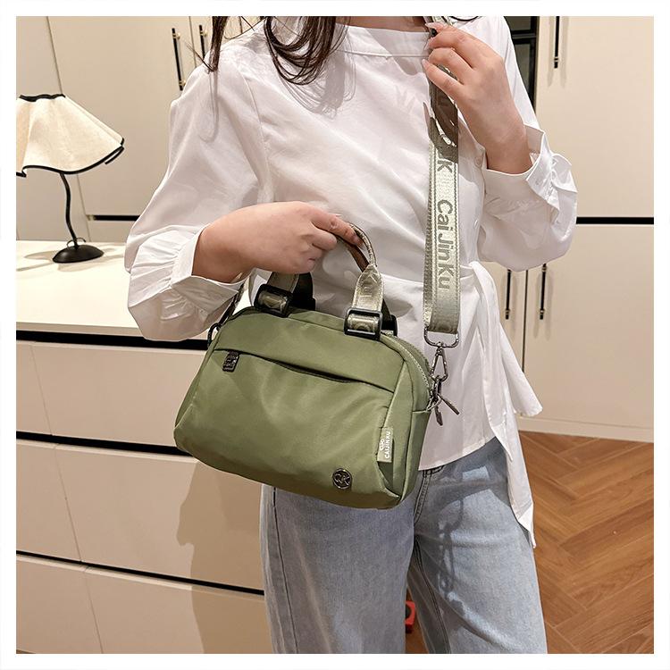 Lightweight handbag women's 2025 summer new casual shoulder bag messenger bag