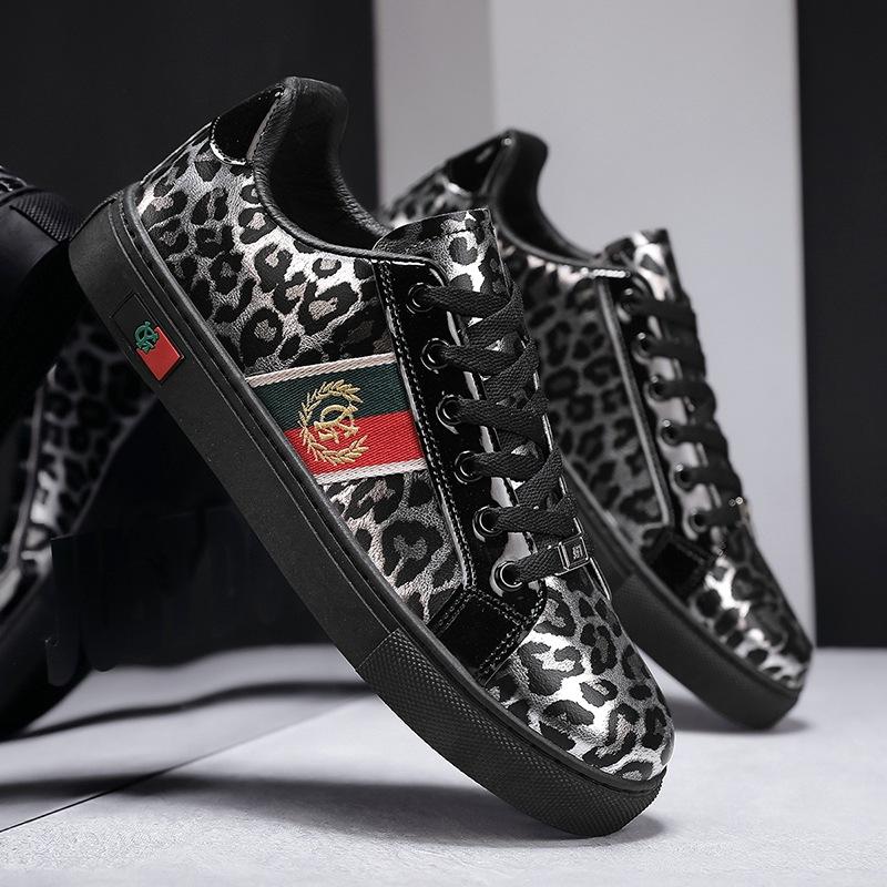

Leopard print board shoes men s personality niche men s shoes spring 2025 new casual shoes men s black social trendy shoes 44