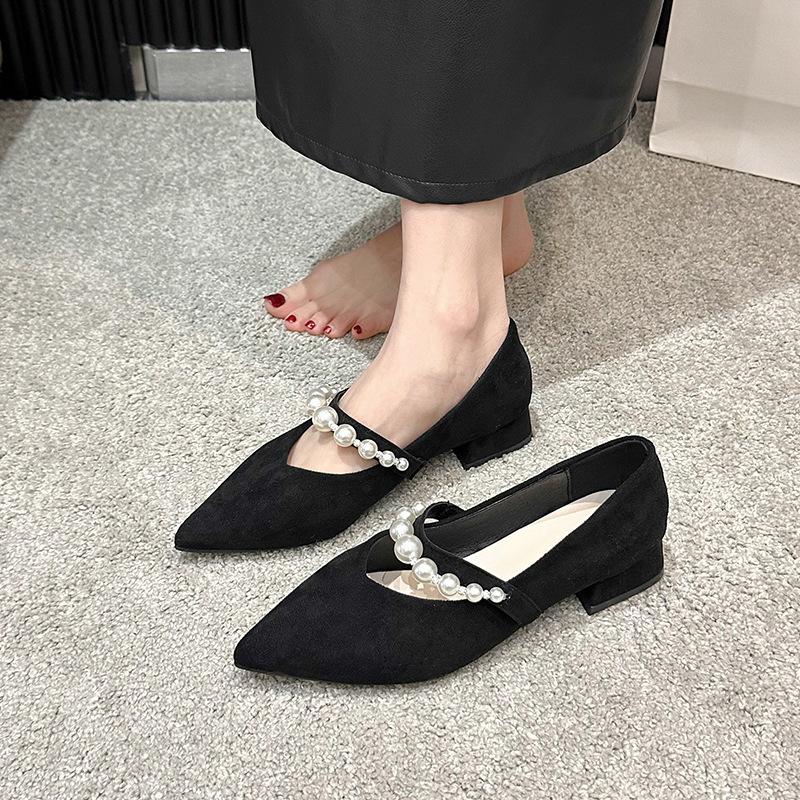 French Mary Jane shoes women's shoes spring and summer 2025 new pearl word with pointed head with skirt shallow mouth single shoes