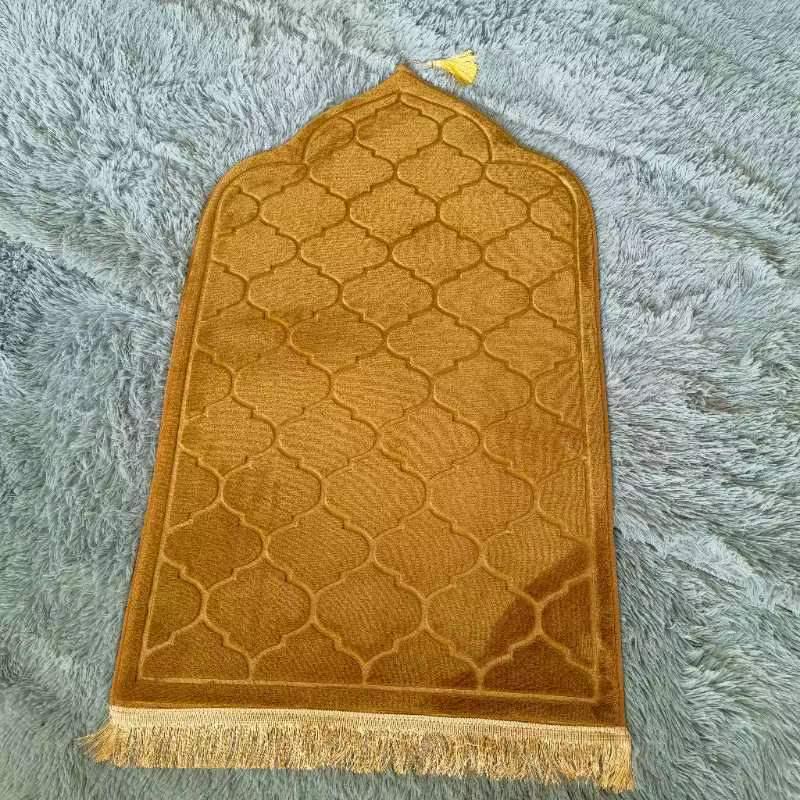 Cross-border Flannel Floor Mat: Irregular Shape, Thick Cushion, Living Room Prayer Carpet