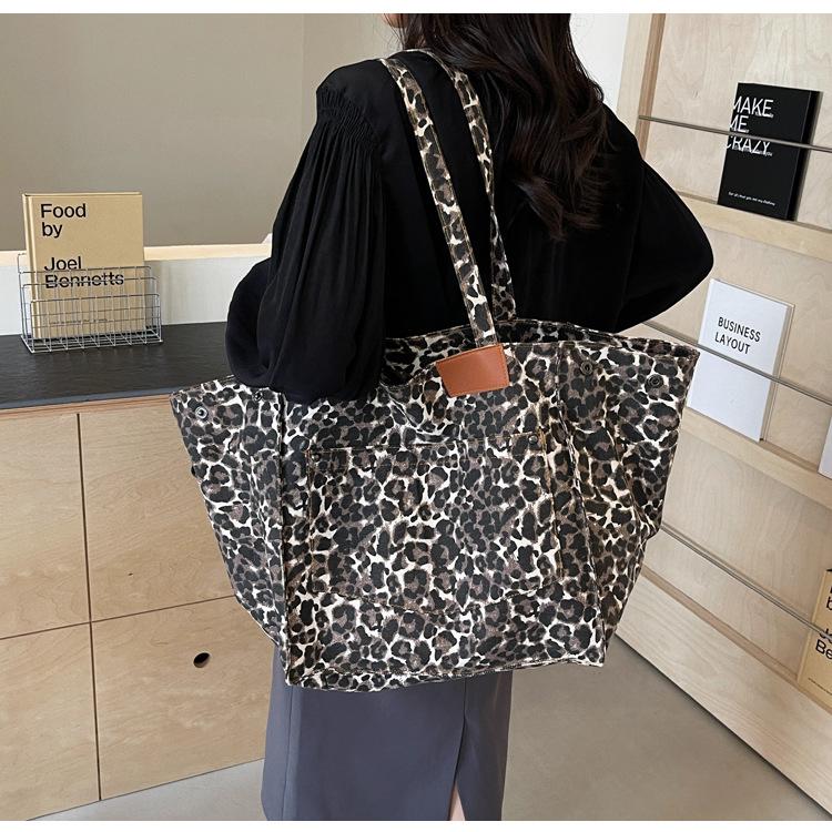 Leopard Print Canvas Tote Large-capacity Bag Women's 2025 New Fashion Original Design Handbag Shoulder