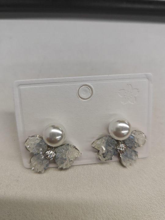 

Серьги-пусеты с цветком из циркона и жемчугом, модные, маленькие, свежие, высококлассные, с милым характером, универсальные