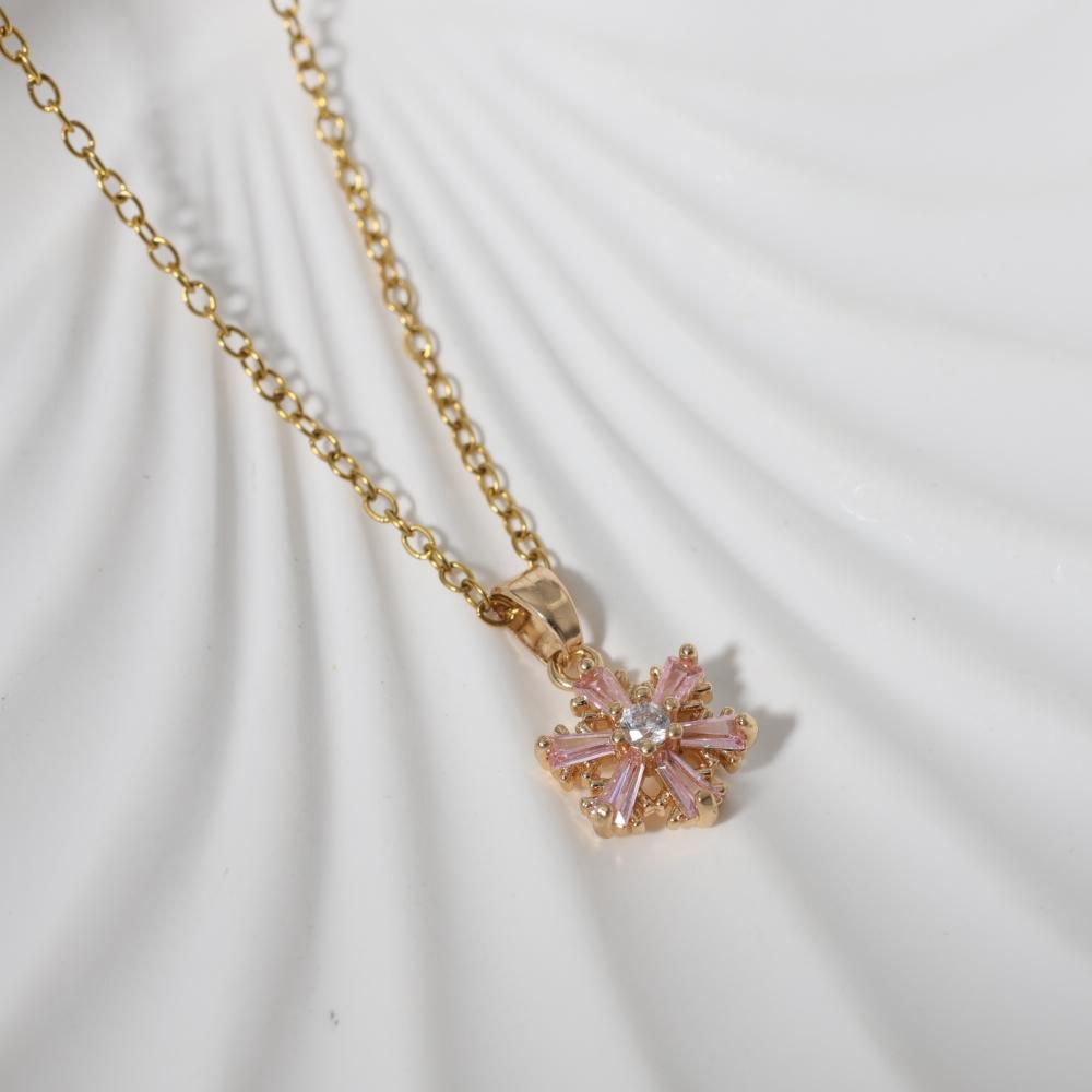 Simple Colorful Snowflakes Pendant Necklaces for Women Fashion Zirconia Necklace Wedding Party Jewelry Accessories Christmas Gift