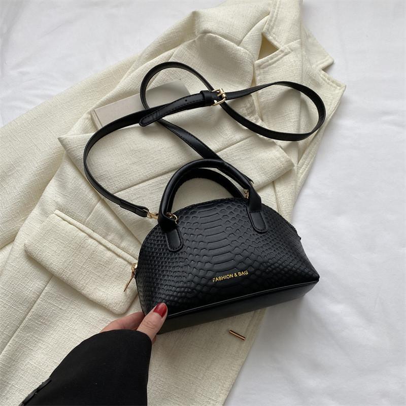 Sophisticated Womens Handbag 2023 Spring Summer Collection Medium Pu Shell Bag With Inner Pocket чёрный