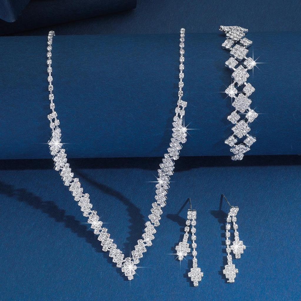 Elegant Bridal Jewelry Set: Stunning Diamond Earrings & Necklace for Weddings