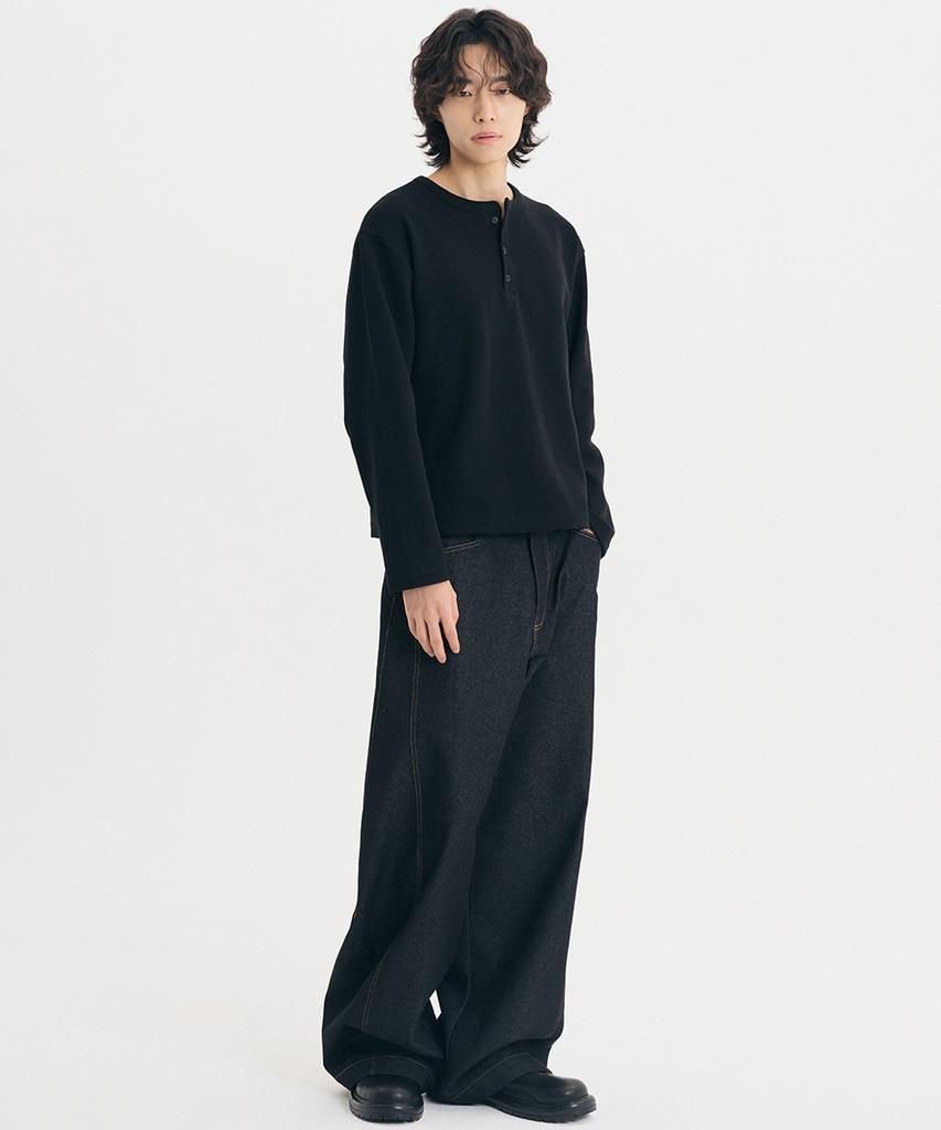 Denawo Waffle Henley Neck Crop Long Sleeve (Black)