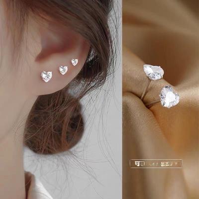 „Herzförmige Zirkon-Ohrringe aus Sterlingsilber für Damen – schlicht, elegant und luxuriös.“