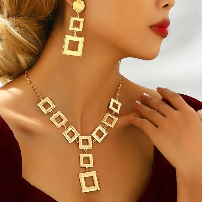 

Geometric square earrings, necklace set, personalized niche design sense, high-end jewelry set імбирний
