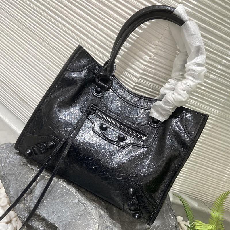 

Модная Парижская Сумка-Локомотив с Заклепками ABG Горячая Девушка Высококачественная Большая Вместимость Одноплечевая Сумка-Кроссбоди Сумка Small 26 8x21cm shoulder strap length 120cm чёрный