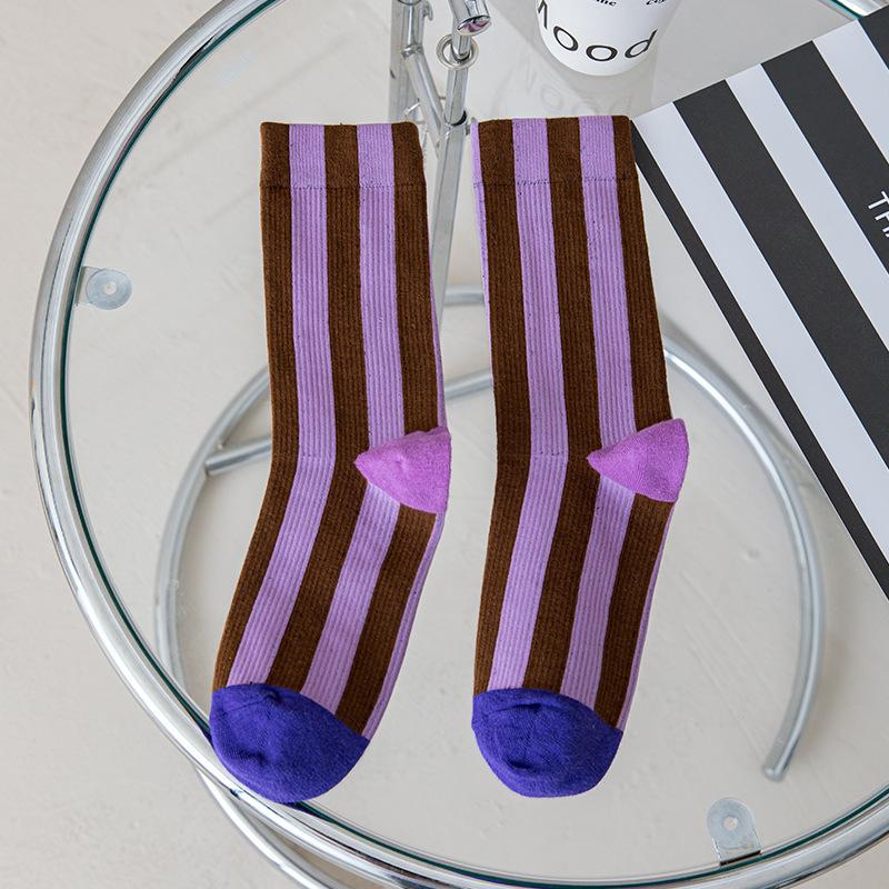 Nueva Tendencia Europea Color de Contraste Raya Vertical Calcetines de Caña Media Diseño Algodón Puro Combinación de Colores Calcetines Deportivos Apilables