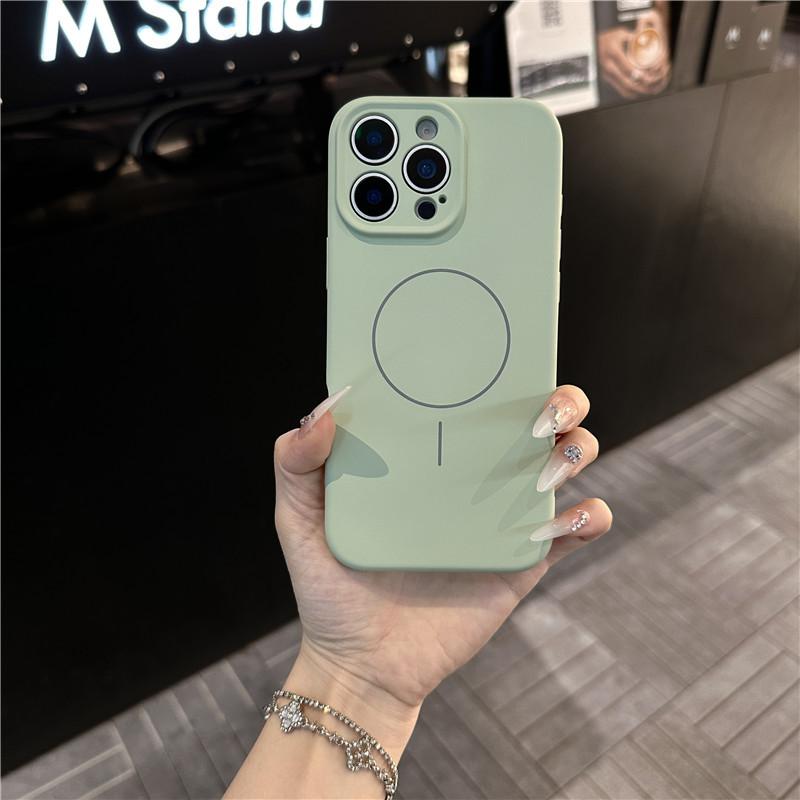 Fine ring magnetic suction is suitable for Apple 17promax mobile phone case, skin feeling iphone17 solid color magnetic case 15 silicone case.