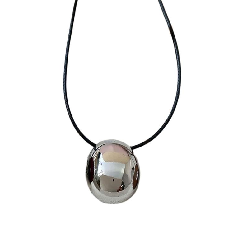 Women Modern Geometric Oval Pendant Necklace Adjustable Length Necklace Stylish Sweater Chain Perfect for Everyday Wear