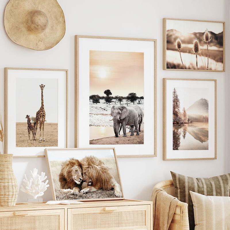 Löwe Giraffe Elefant Schilf Herbst Grasland See Wandkunst Leinwandmalerei Poster und Drucke Wandbilder für Wohnzimmerdekoration
