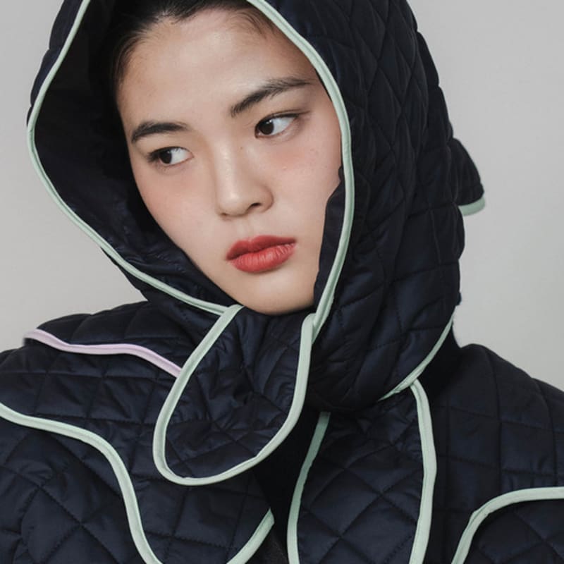 

GAYEON LEE LALA Стеганый капюшон-темно-синий ONE