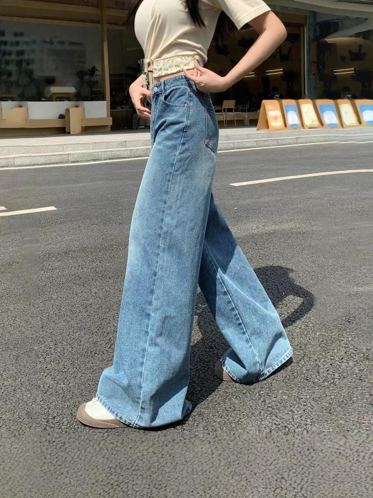 American Retro High-Waisted Wide-Leg Jeans for Women - White, Straight-Leg, Floor-Length, Slimming, Drapey.