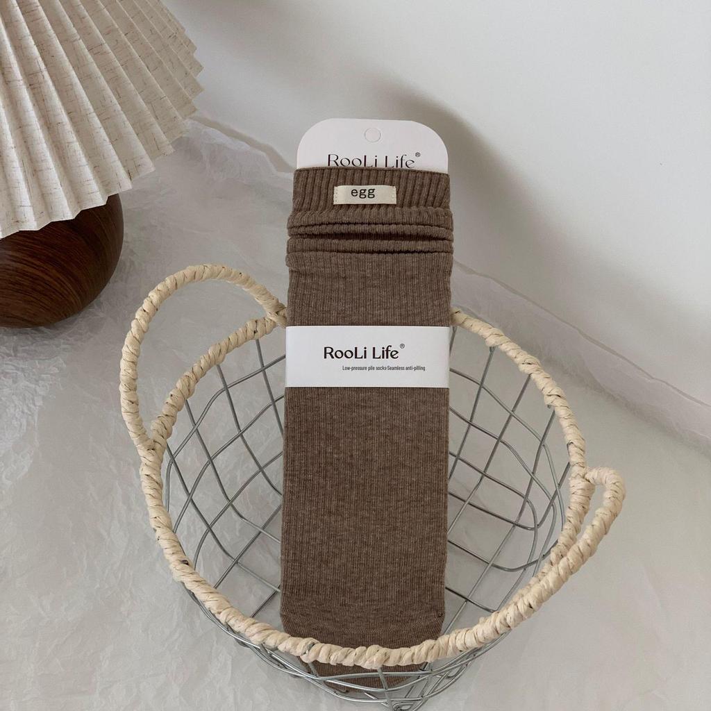 Retro Solid Color Fabric Label Mid-Calf Seamless Toe Women's Socks for Autumn and Winter