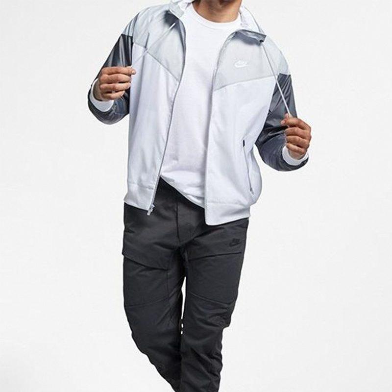 Nike Jackets Men's Hooded Moderate AR2192-100