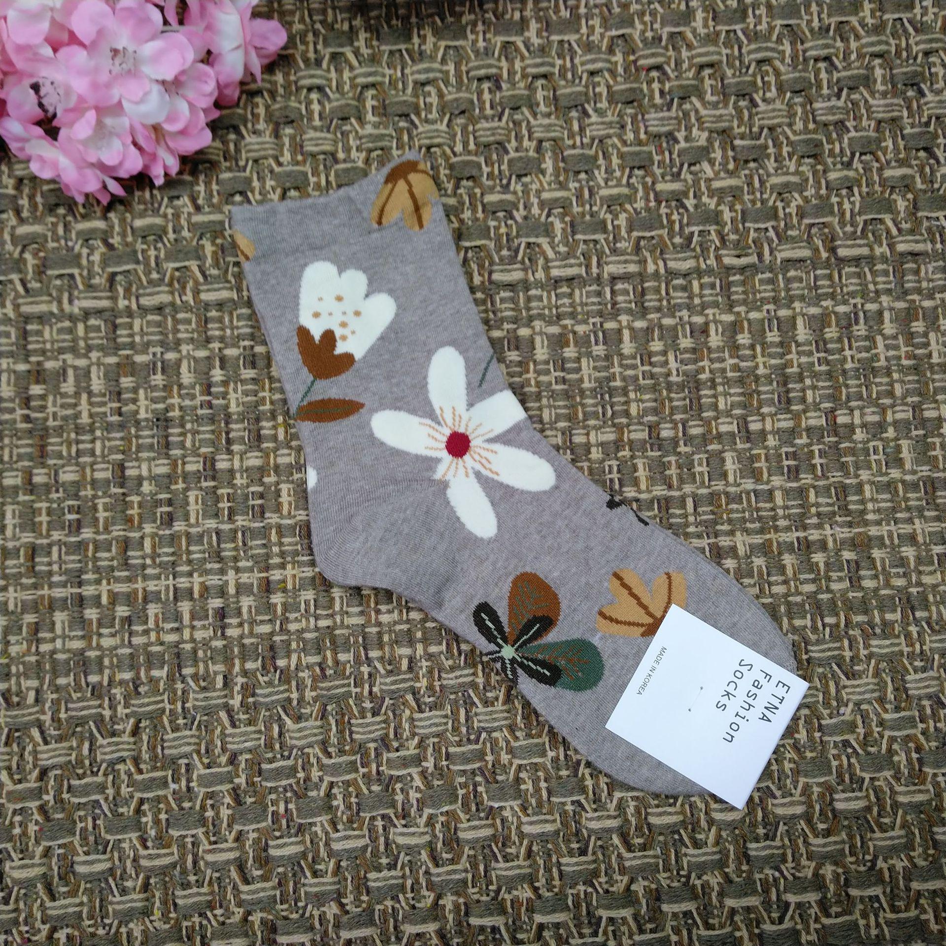 

Женские хлопковые носки в корейском стиле со средней посадкой и цветочным узором - стиль колледжа с дизайном в виде большого цветка One Size