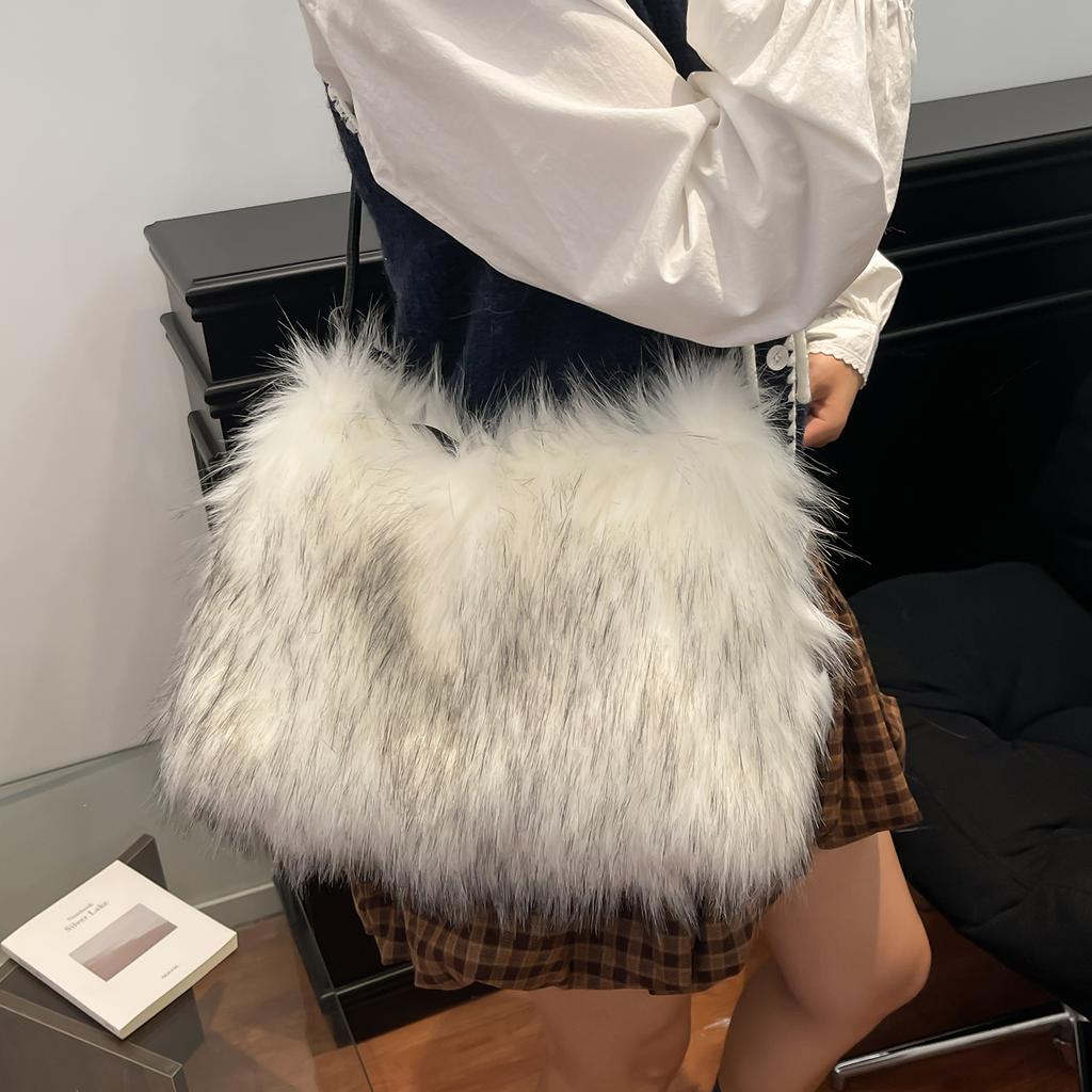 Winter Casual Furry Crossbody Shoulder Bags For Women Solid Color Soft Plush Ladies Clutch Purse Handbags Lightweight Female Hobos Bag