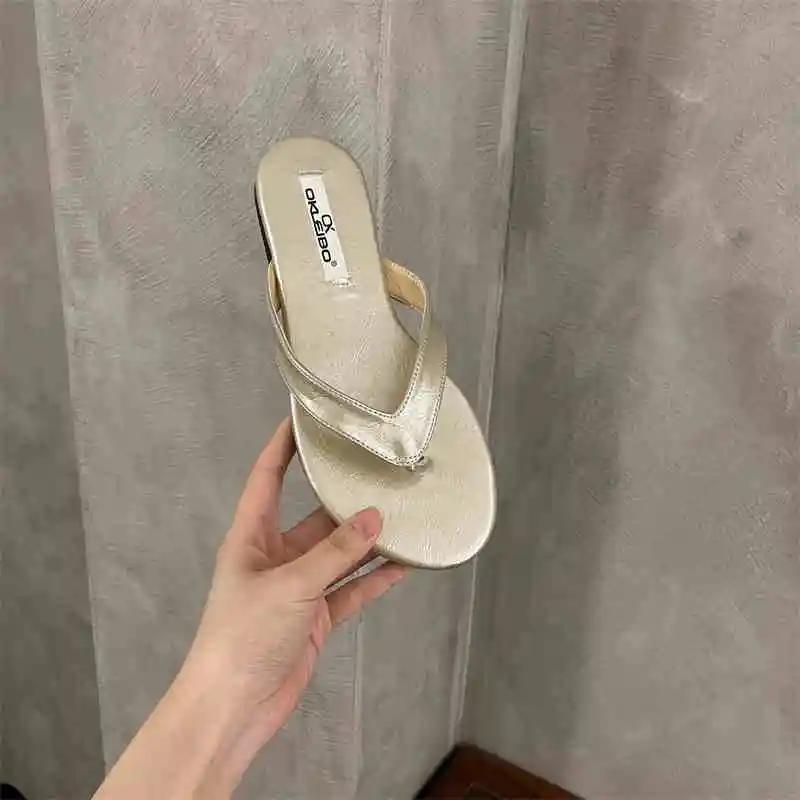 Fashion New 2025 Summer Casaul Women Clip Toe Slippers Ladies Comfort Outdoor Beach Vacation Flats Slides Flip Flop