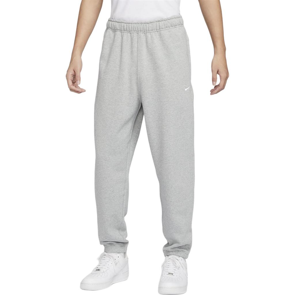 Nike Calça Casual Esportiva Solo Swoosh com Punho Elástico Masculina Parte de Baixo Cinza Escuro Branco DX0816-063