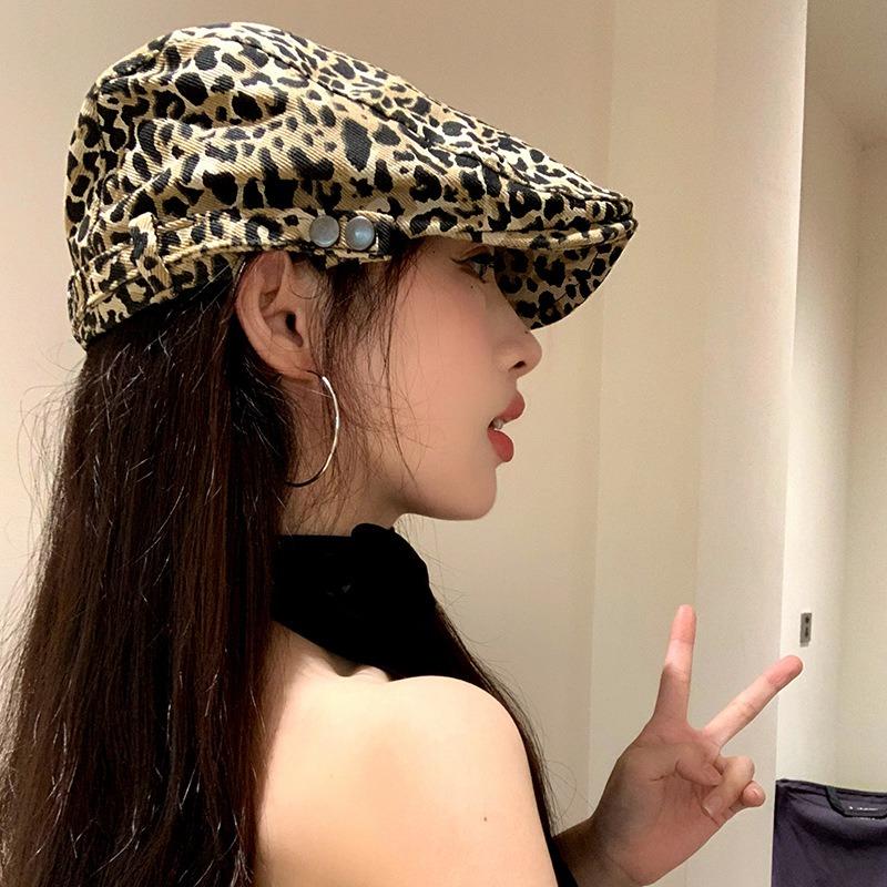 Forward hat niche design sense retro Spice girl leopard print duckbill hat women's summer thin fashion beret