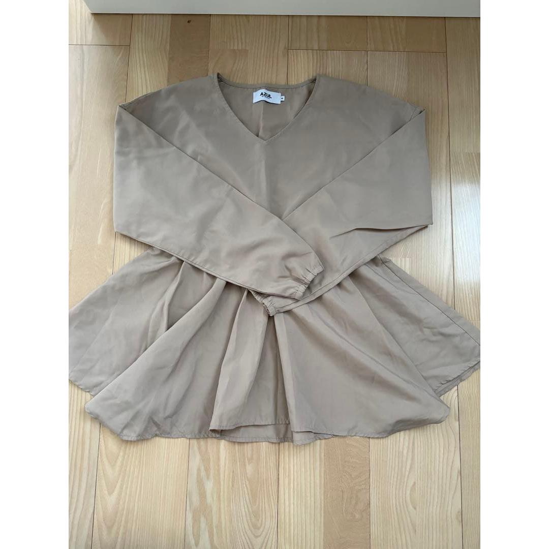 AZUL BY MOUSSY Long Sleeve V-Neck Peplum Tops Beige M