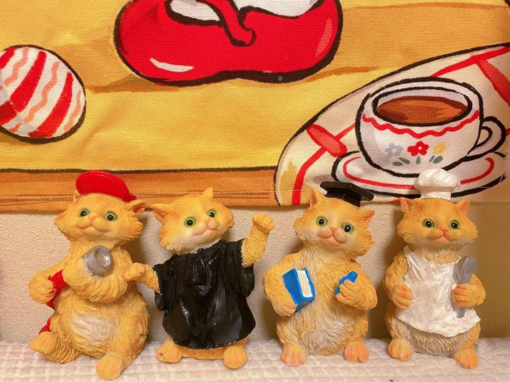 Tegneserie Resin Kattfigur - Søt Skrivebordspynt & Kreativ Tumlepynt