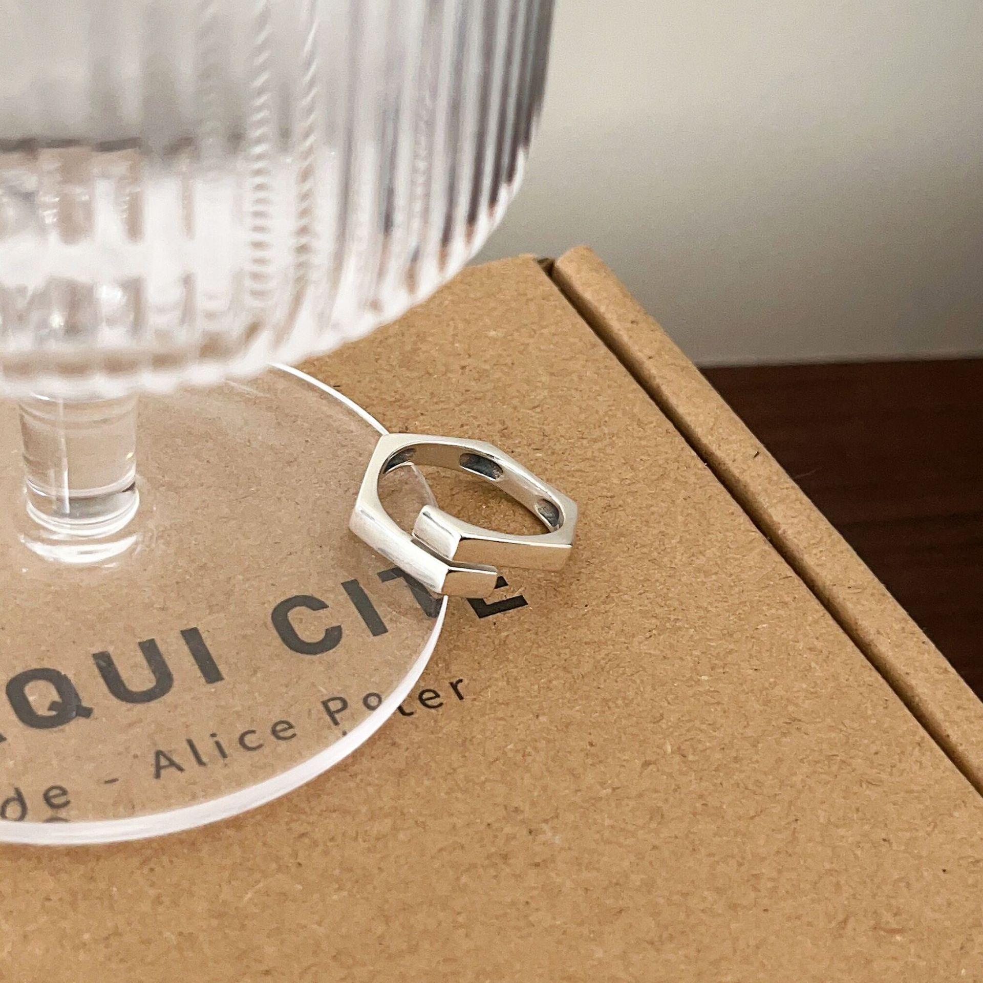 

Кольцо-лента Yinruitai из стерлингового серебра 925 пробы, минималистичное, с неровными краями, для женщин – Новый нишевый дизайн 2022 года, кольцо на указательный палец Adjustable Open