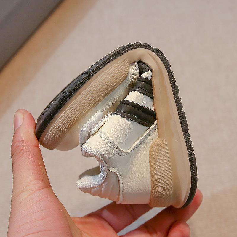 Girls shoes 2025 spring and autumn new children's sports shoes boys moral training board shoes spring breathable white shoes single shoes