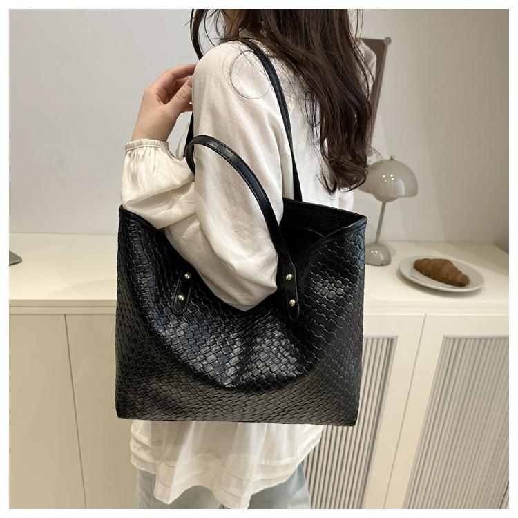 European Style Woven Faux Leather Tote Bag for Women, New Fashionable Large Capacity Shoulder Handbag, Casual Daily Commute Bag CLE