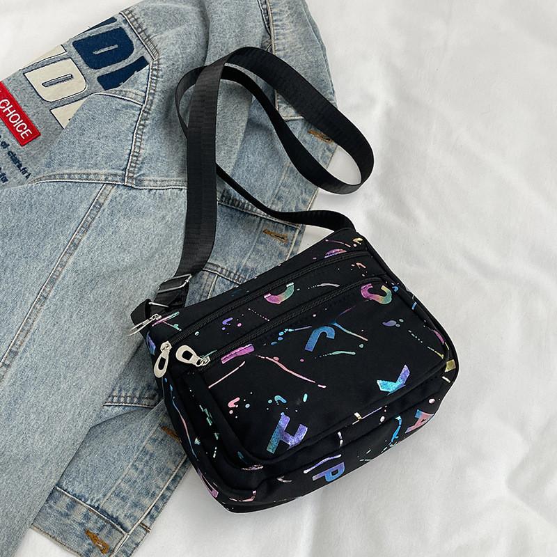 Spacious And Chic Messenger Bag With Unique Design For Stylish Everyday Use чёрный