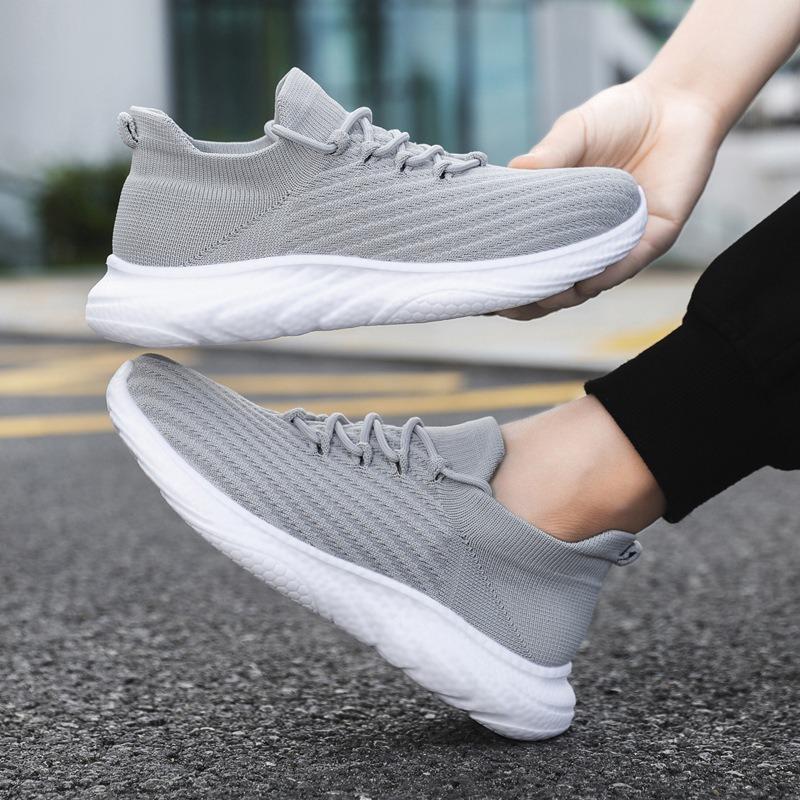New cold sticky shoes spring men's fly-woven mesh breathable, light and comfortable sports shoes casual men's shoes